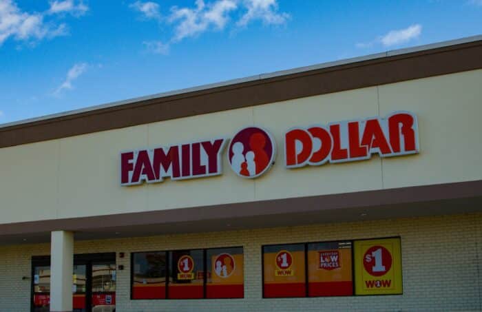 Family Dollar Storefront and SIgnage