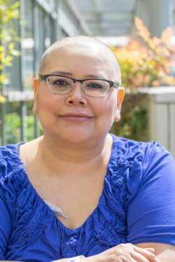 Hispanic woman with breast cancer learns to deal with hair loss