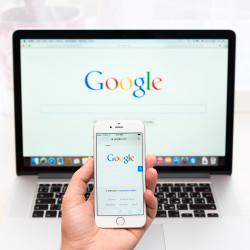 Google webpage on iphone 6 display