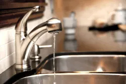 water-kitchen-faucet