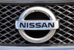Logo Nissan