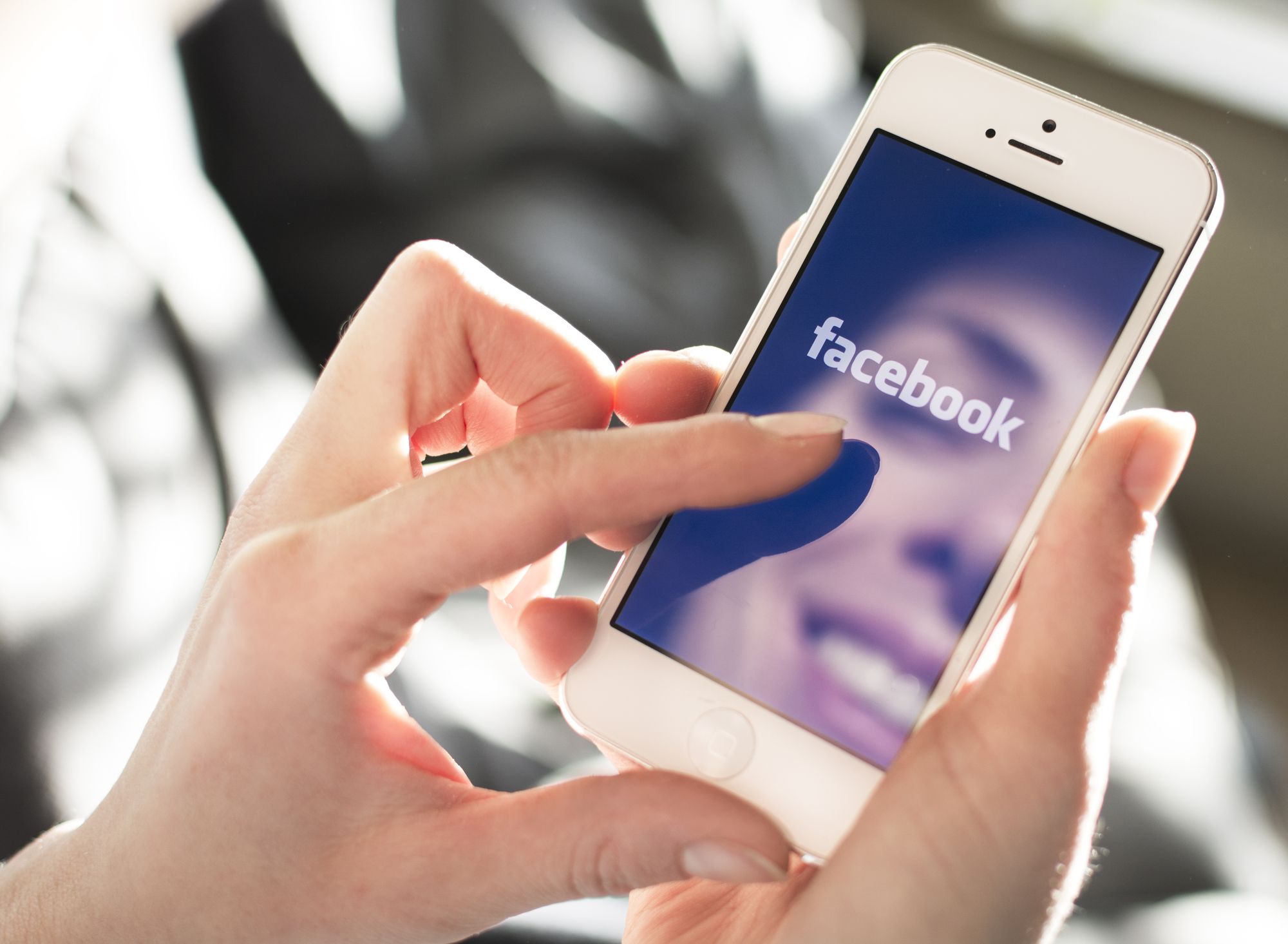 facebook-app-smartphone