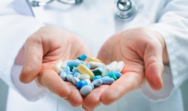 Pradaxa anticoagulant blood thinner complications