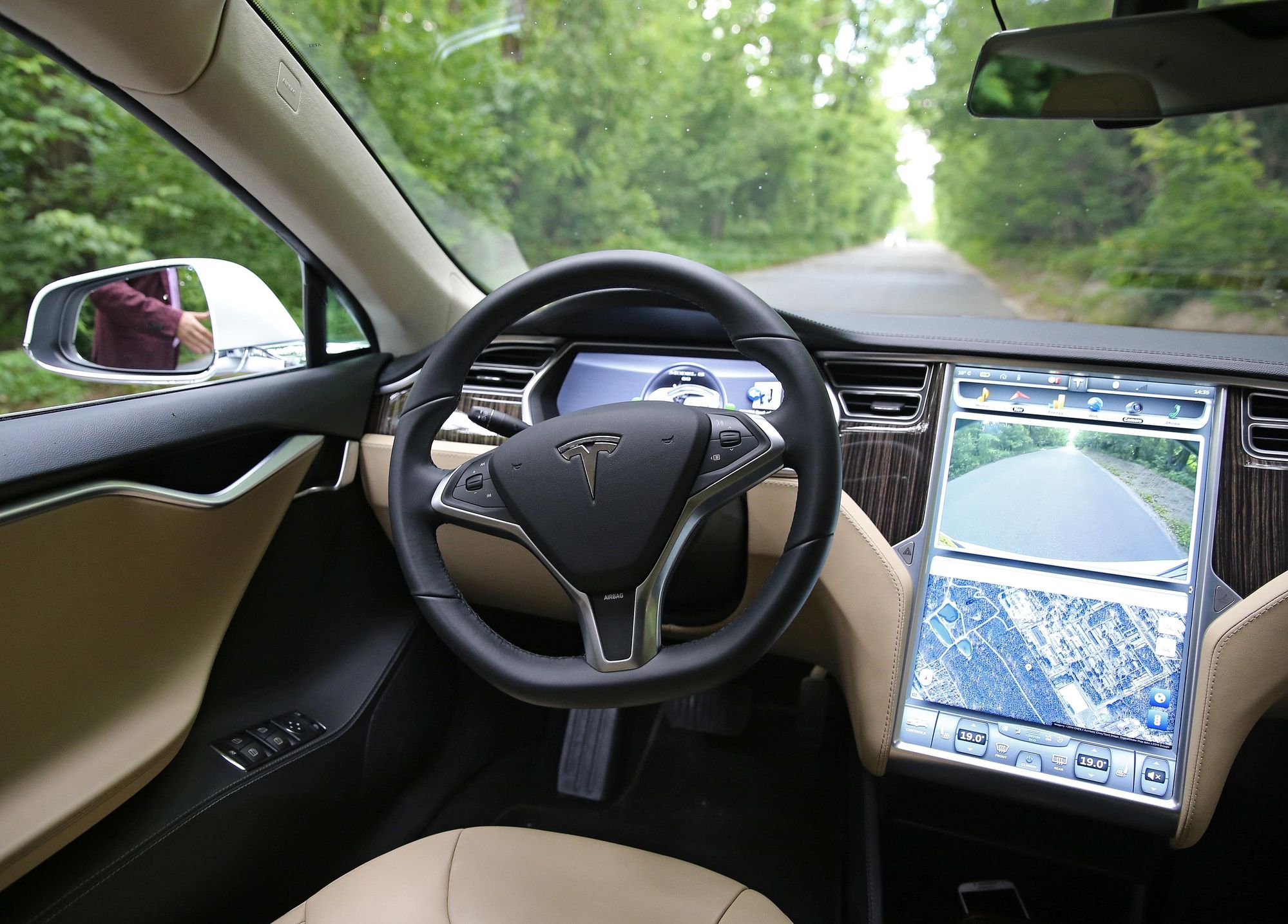 tesla-interior