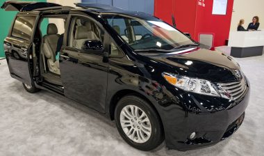 toyota sienna sliding door defect