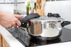 pressure cooker explosion explode