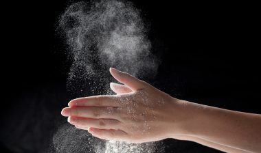 hands baby powder talcum powder ovarian cancer