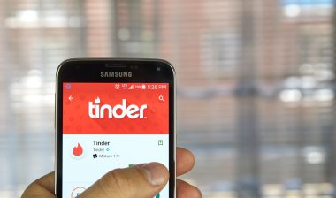 tinder app open on smart phone