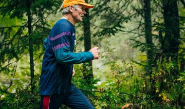 knee replacement knee implant Exactech man running