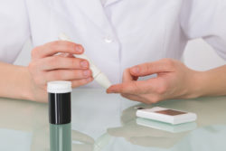 Onglyza heart failure diabetes hands checking blood sugar