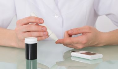 Onglyza heart failure diabetes hands checking blood sugar