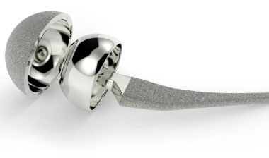 metal-on-metal hip implant