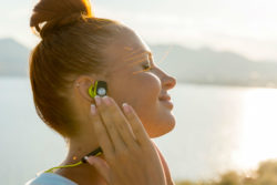 Plantronics Wireless Headset Fails Due to Charging Problems, Say Purchasers