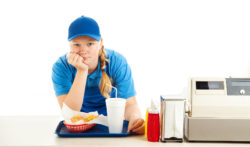 a number of fast food restaurants sign no poaching agreement