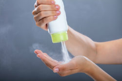 Patient Claims Talcum Powder Causes Cancer