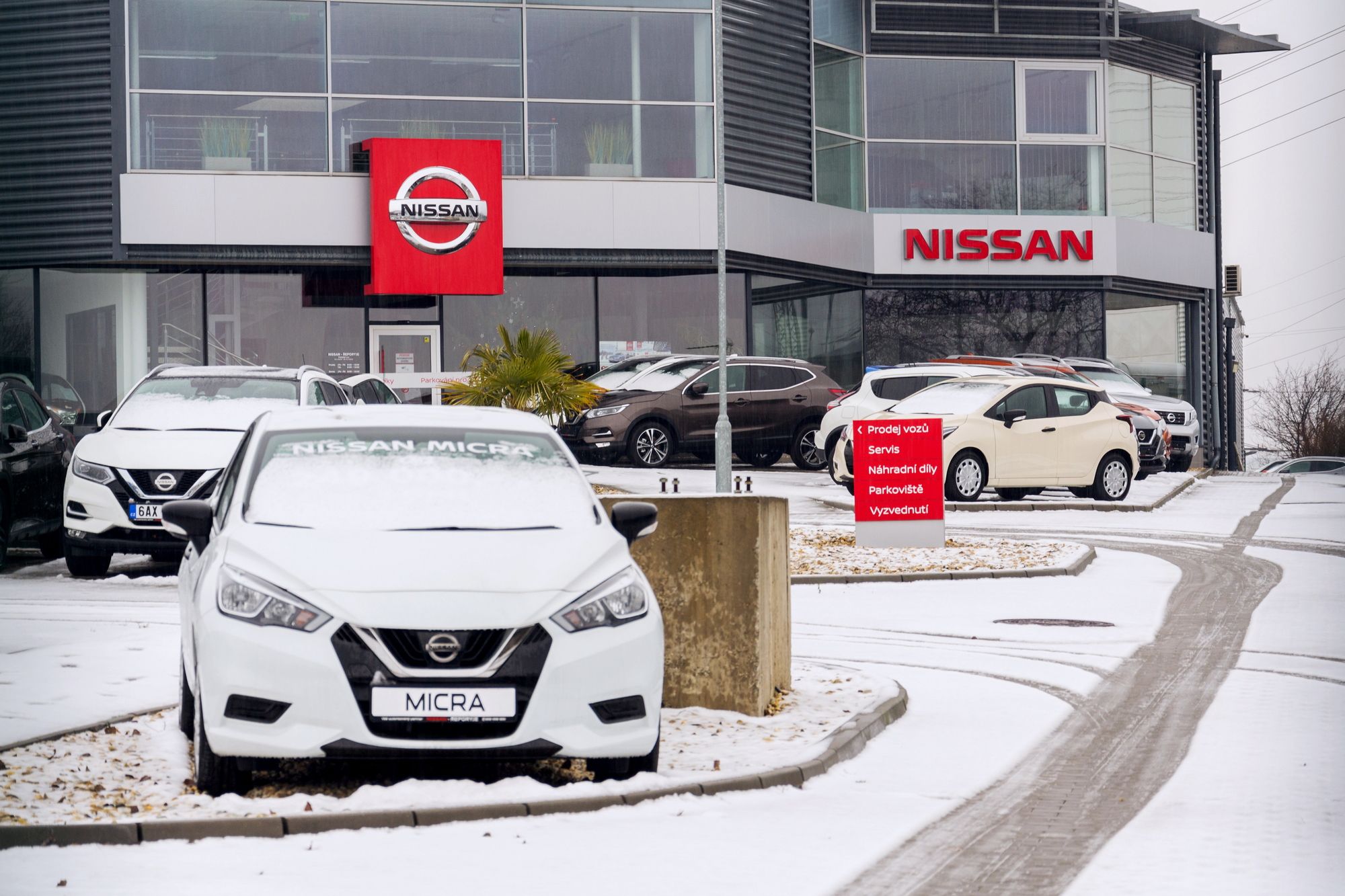 Nissan Class Action Lawsuit Alleges Emergency Braking Defect Top