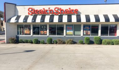 Steak n Shake hamburger restaurant