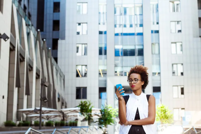 AT&T tracking woman location through her phone