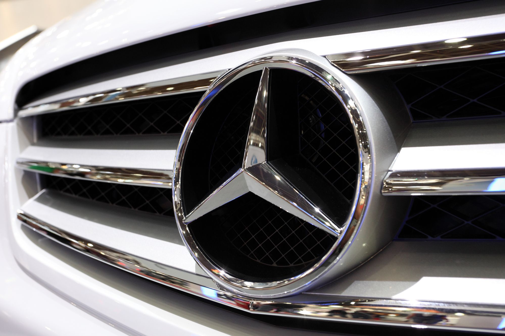 mercedes-benz logo on vehicle - bluetec