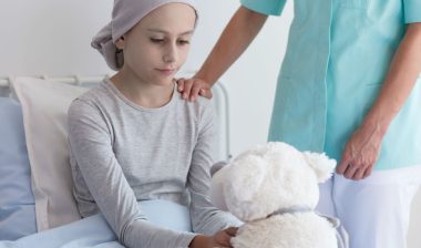 Traces of asbestos found in talc products may trigger asbestos lung cancer in children, according to medical experts in India.