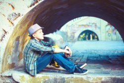 Teen smoking e cigarette
