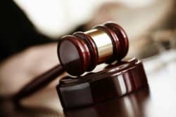 A woman who filed a talcum powder lawsuit reached a settlement with Johnson & Johnson before the jury got the case.