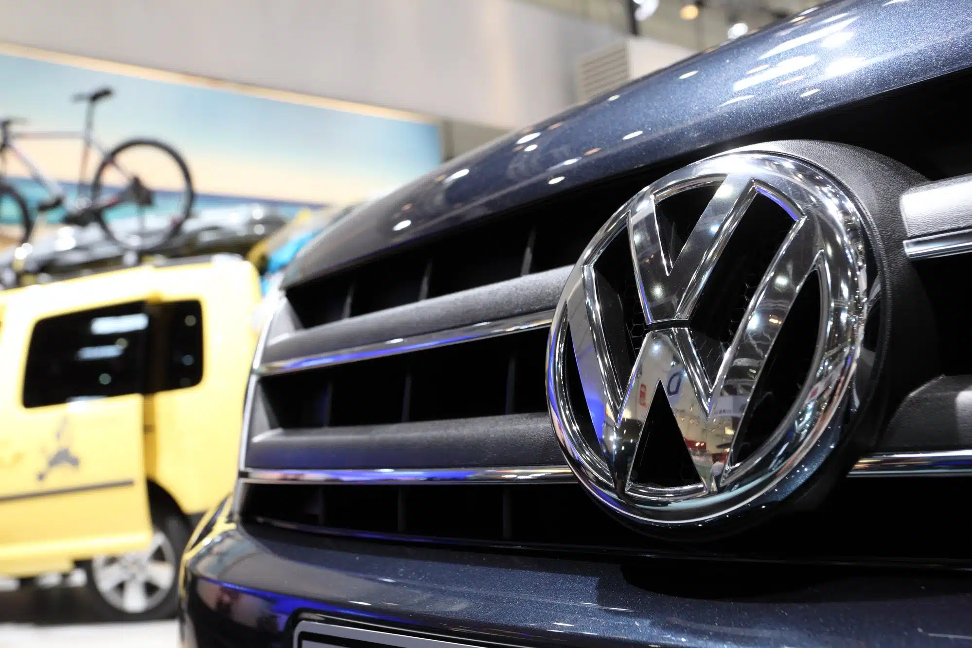 VW car engine water pump defect