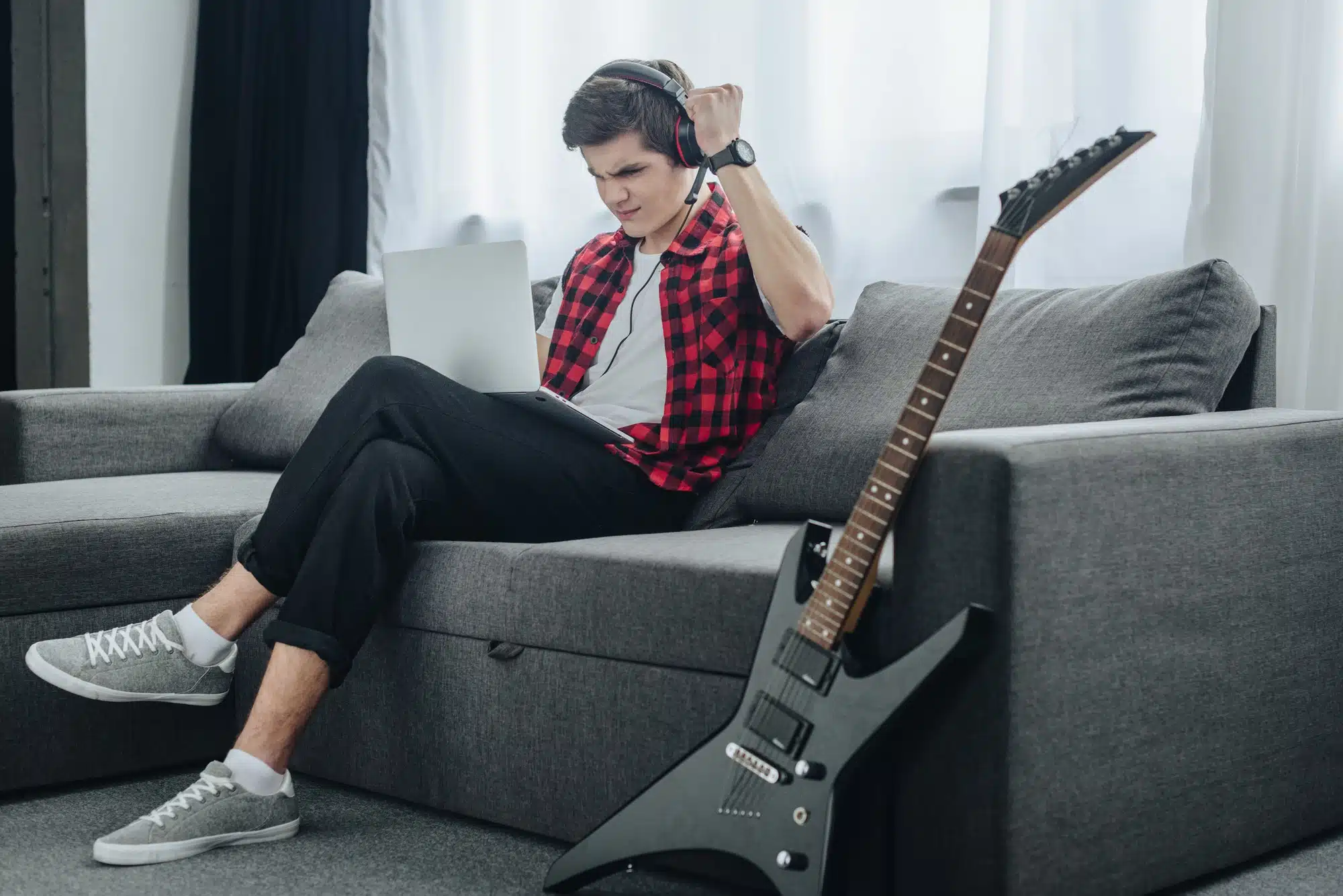 Activision Guitar Hero Live is no longer live.