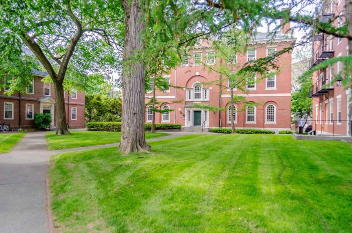 Harvard University campus closed due to coronavirus
