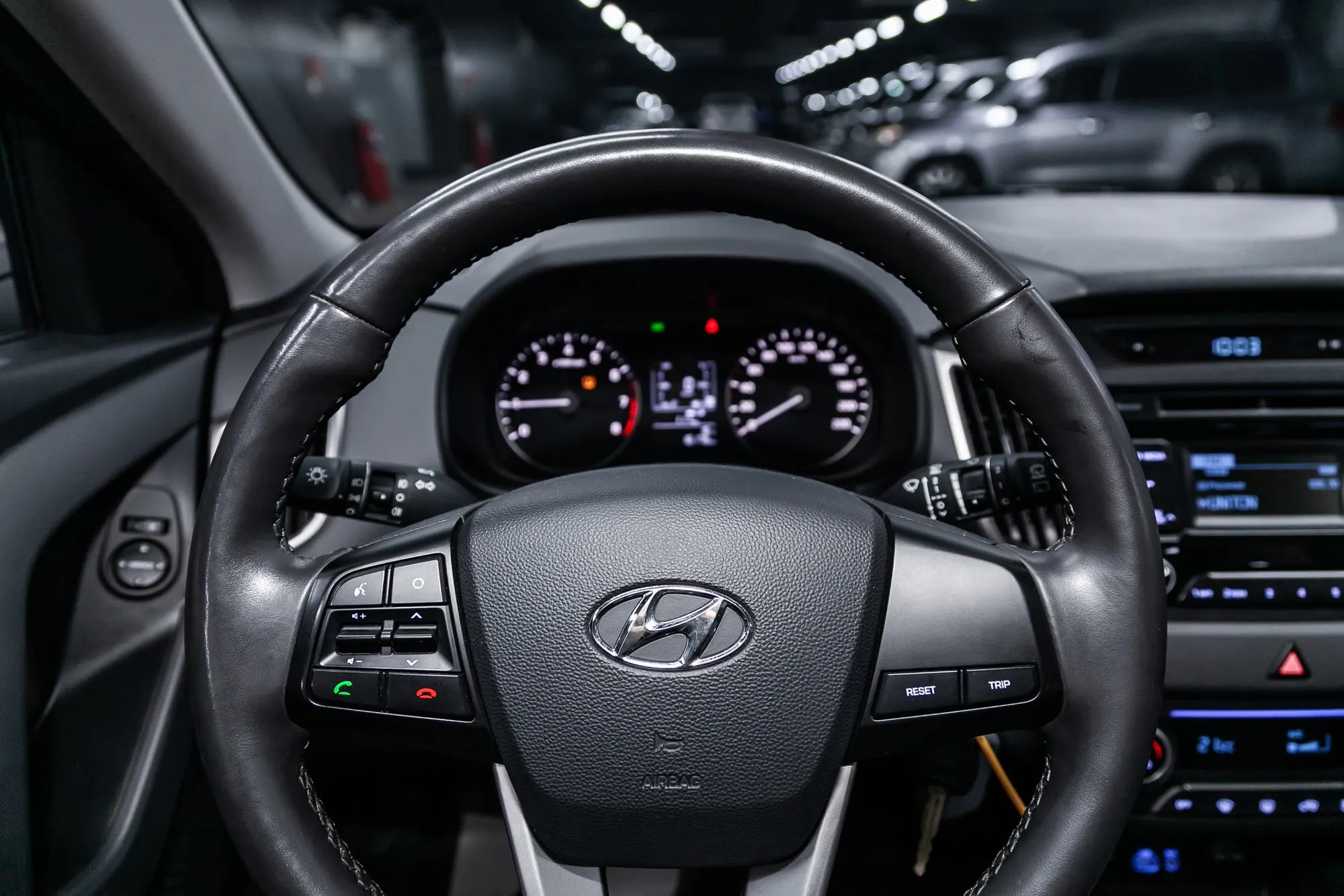 Hyundai palisade car windshield crack