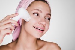 Clarisonic brushes reportedly fail to live up to their waterproof advertisements.