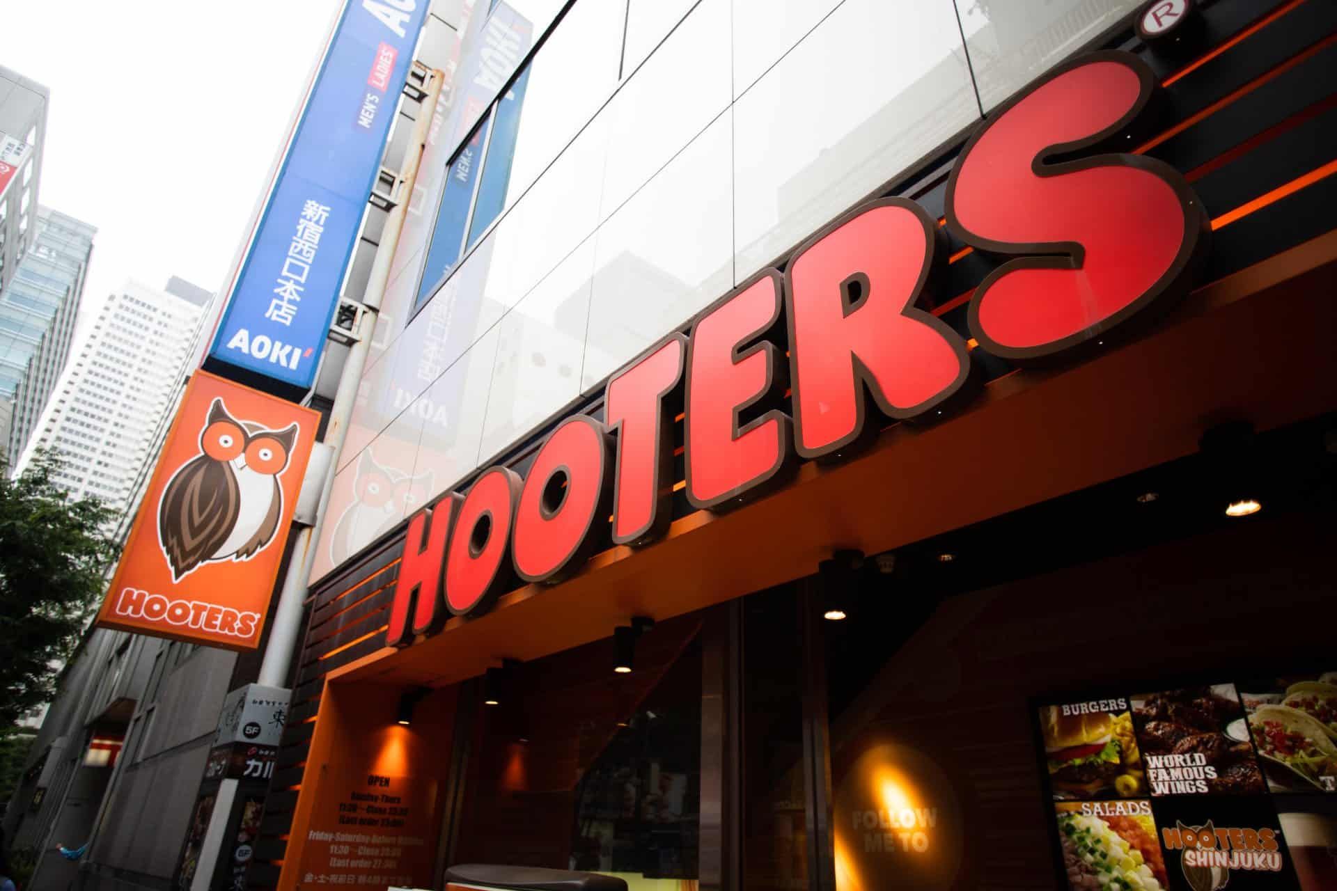 Hooters storefront