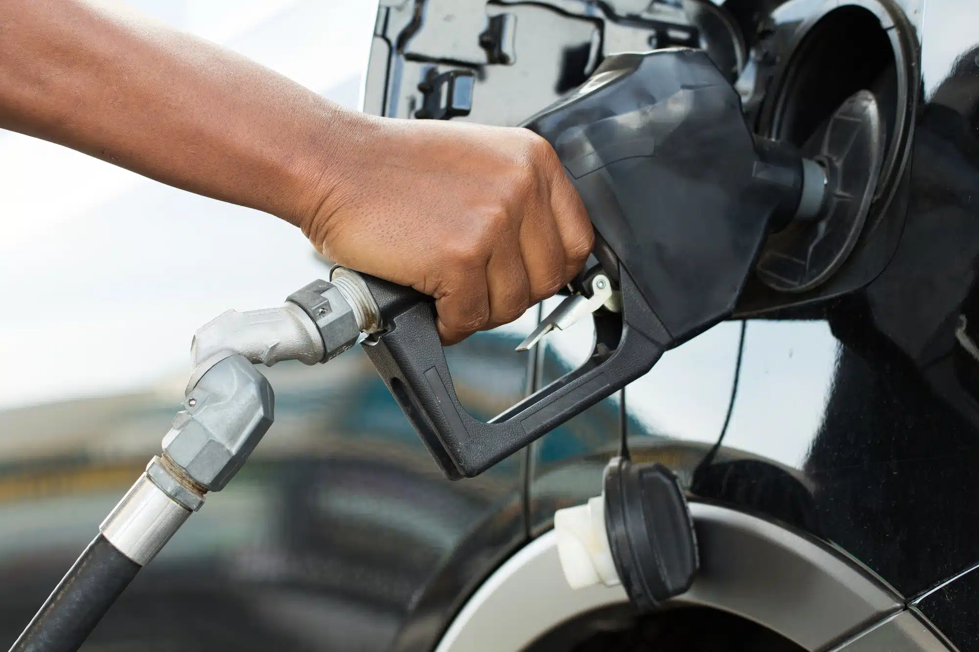 Filling gas tank