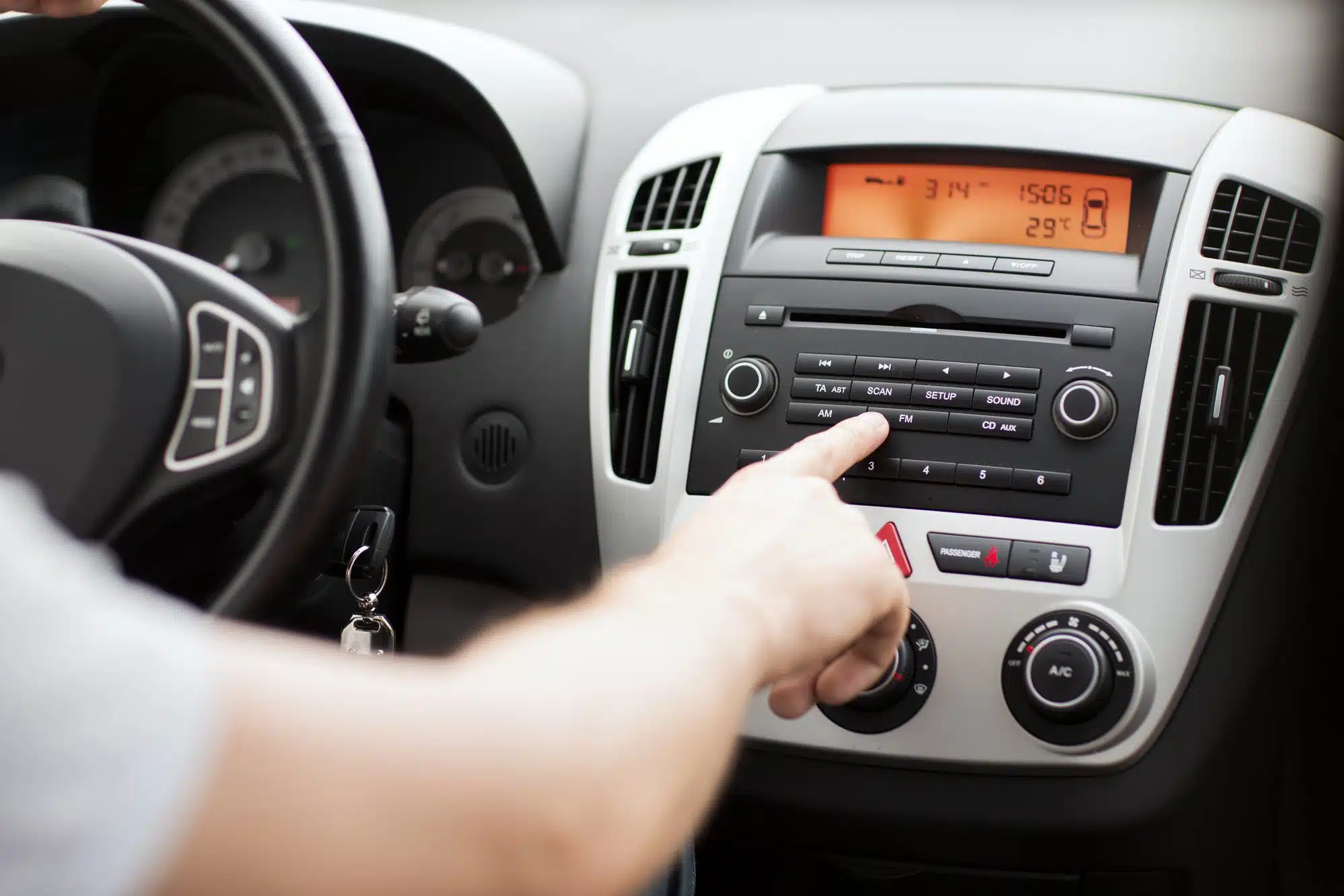What are the GM radio problems?