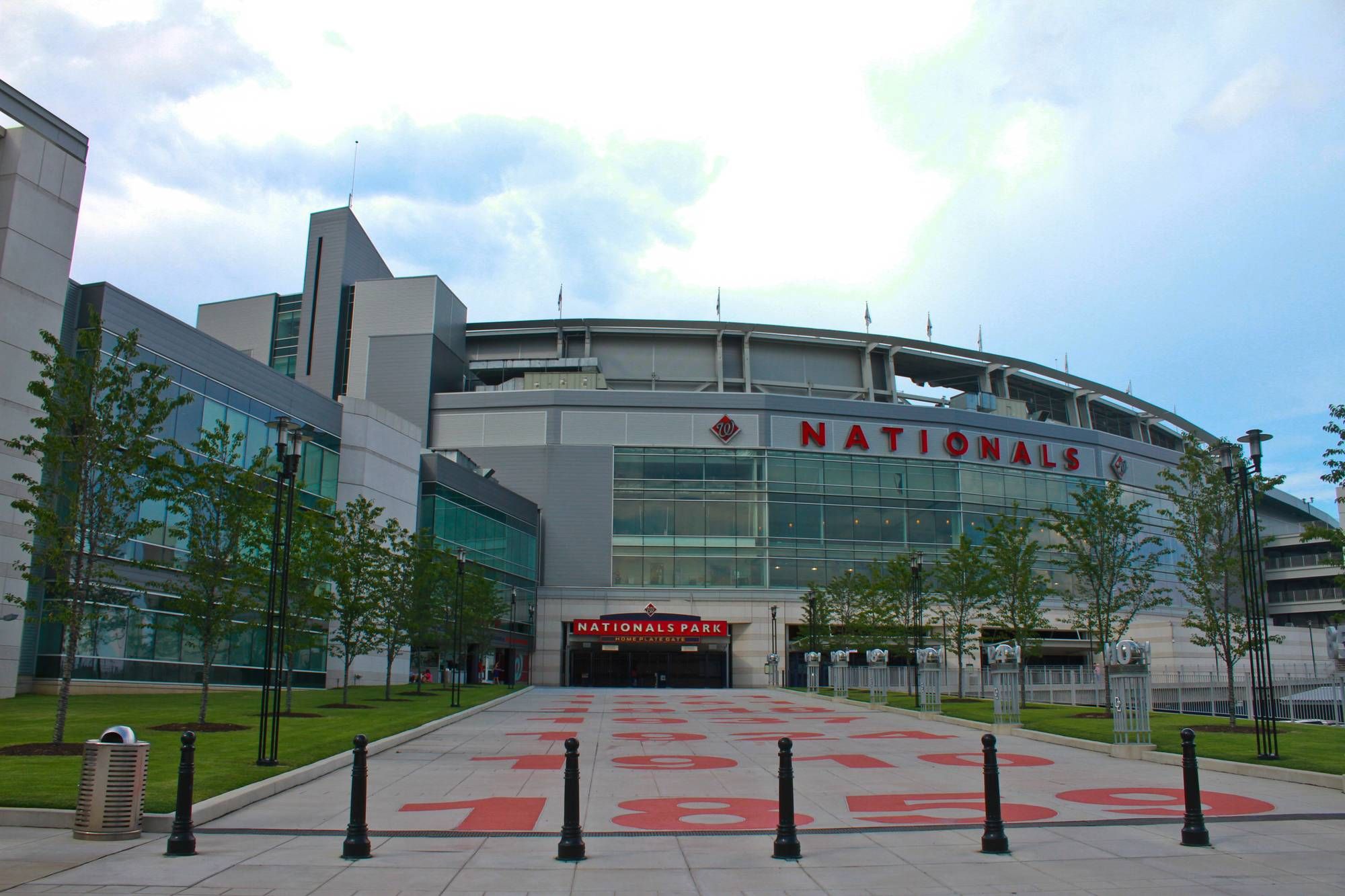 A Major Baseball League catcher from the Nationals has agreed to dismiss the drug suspension class action against the league.