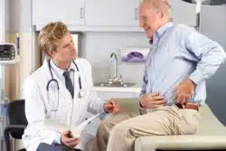 What are the signs and symptoms of metallosis?
