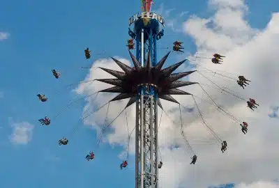 Swing ride at Six Flags