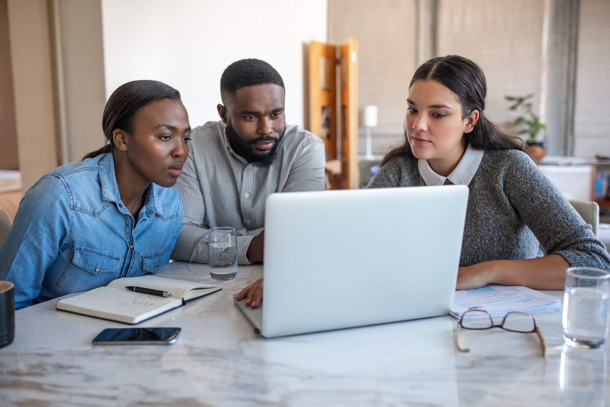 Wedbush Securities advisors are entitled to overtime pay.