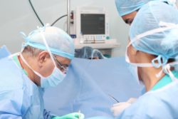 Is it possible to remove hernia mesh?