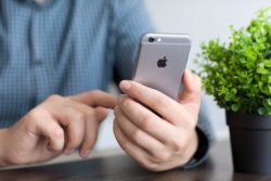 Apple settled over iPhone battery life issue.