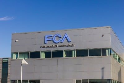 FCA building - automatic head restraints