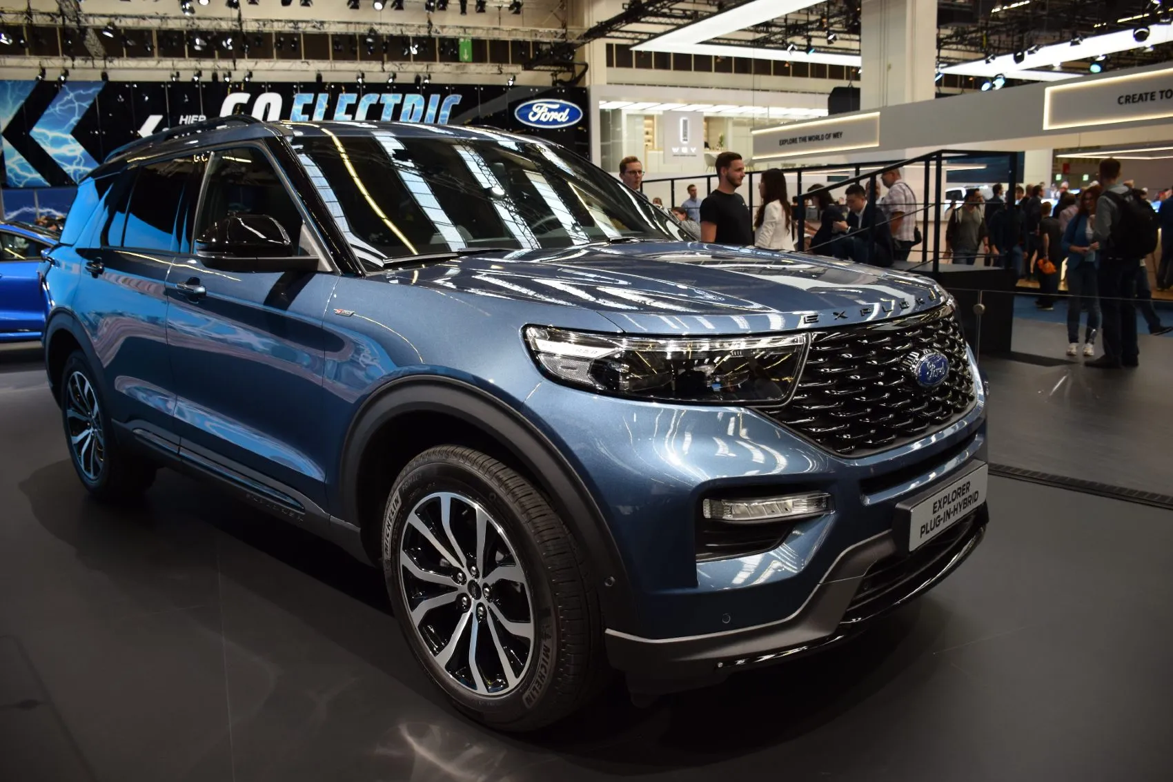 Ford Explorer at car show - Ford safety recall