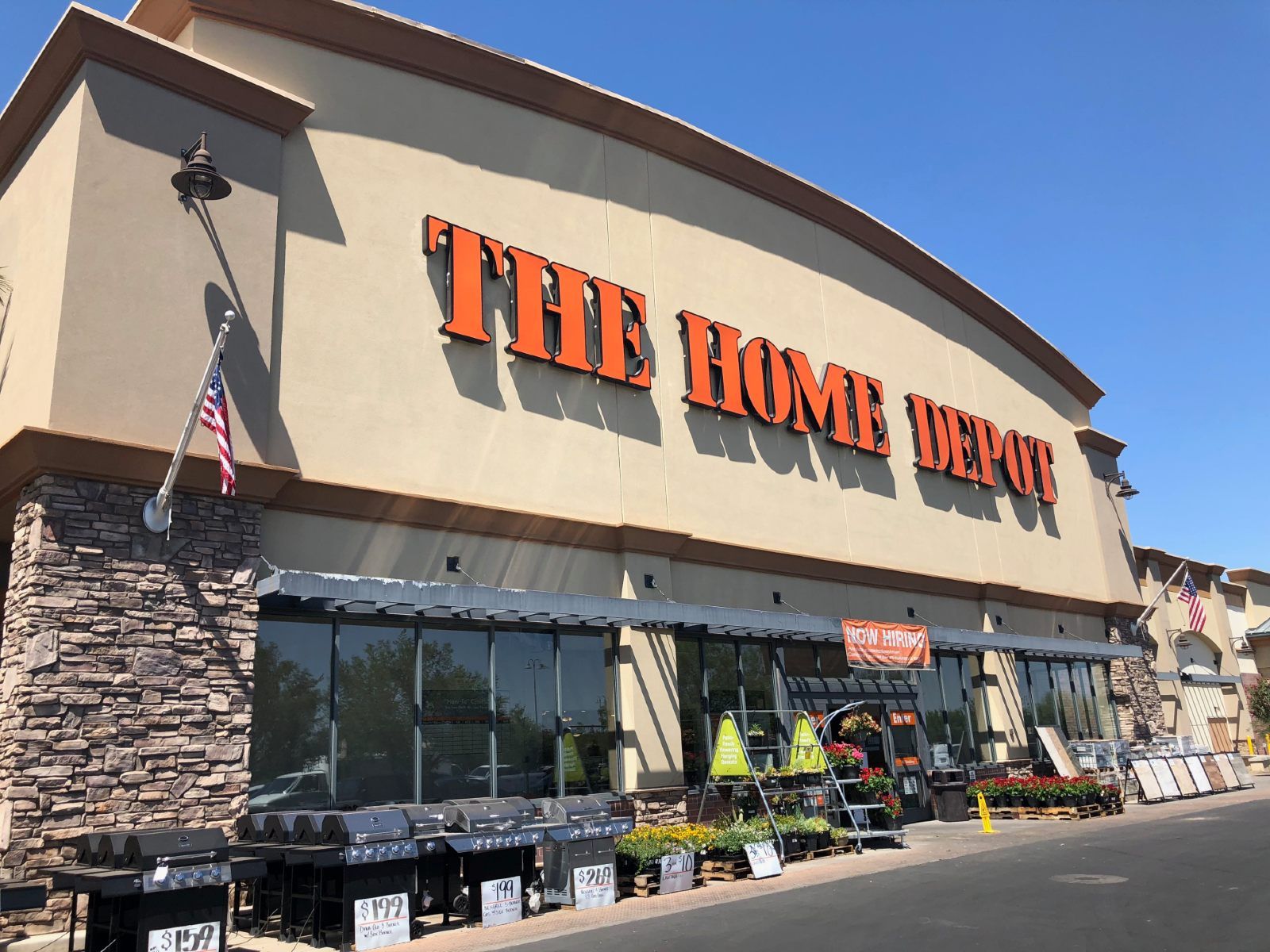Home Depot storefront - ceiling fan recall