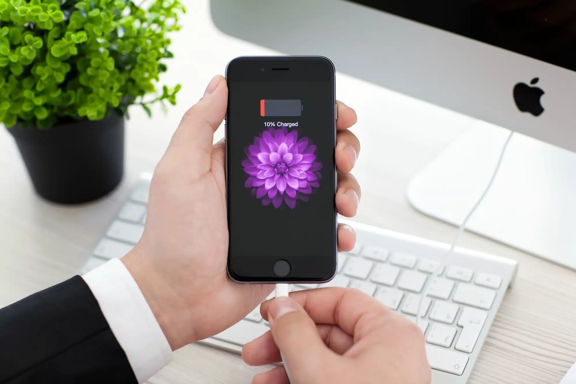 $73 million class action lawsuit filed in Italy over iPhone battery life