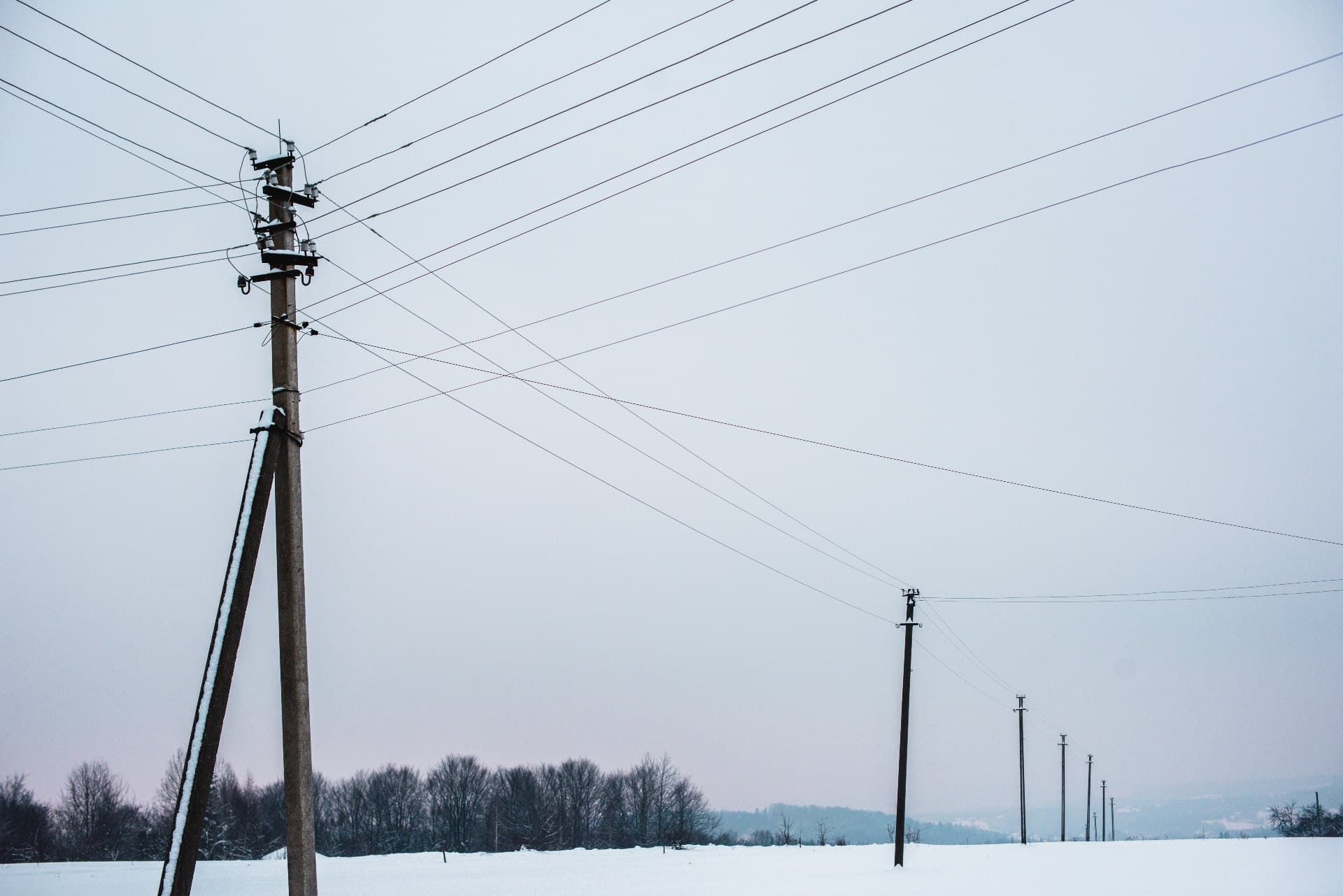Power lines in the snow - Texas electric grid failure