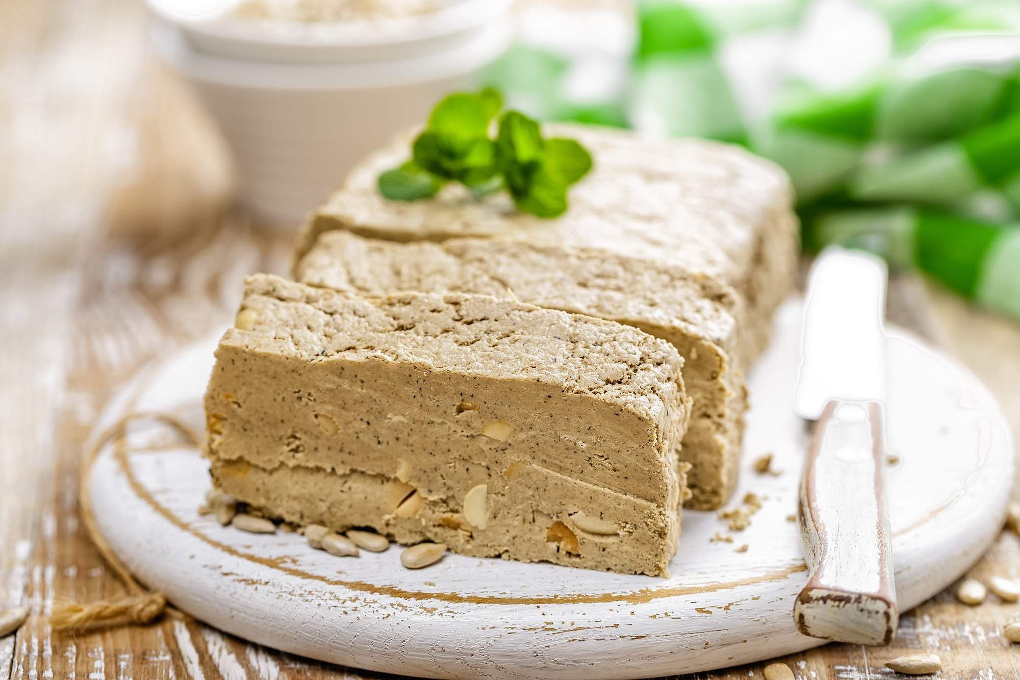A halva recall has been made due to a Salmonella contamination.