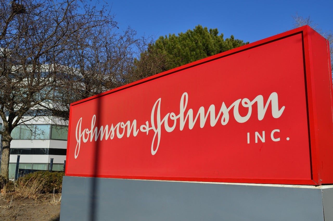 Neutrogena, Aveeno Sunscreen May Contain ‘Known Human Carcinogen