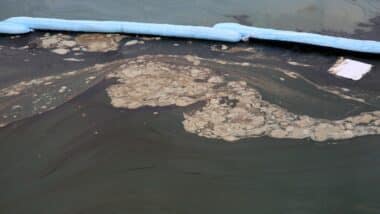 amplify oil spill class action