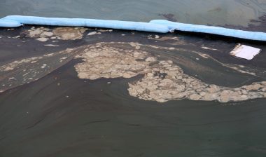 amplify oil spill class action