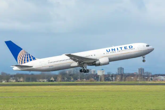 United Airlines, Vaccine & Class Action Lawsuit